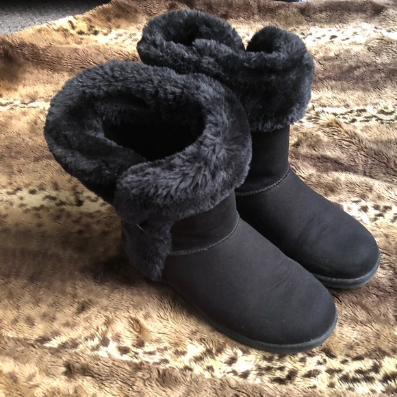 Airwalk Shoes - Black fuzzy mid calf boots